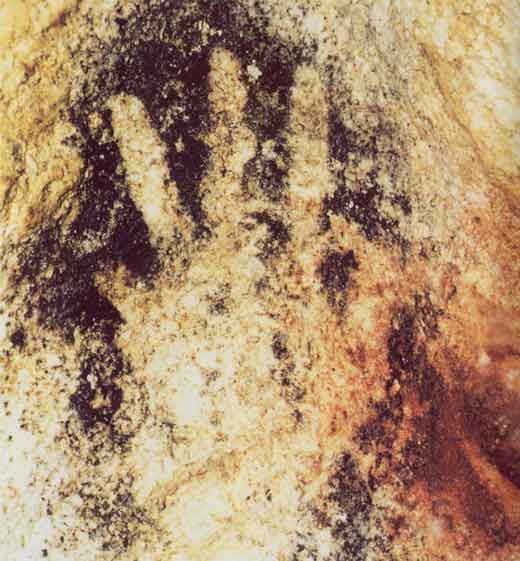 een handafdruk van onze voorouders in de grotten van Gardas