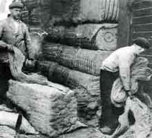 twee genemuidenaars aan het werk met cocosgaren uit India de foto is afkomstig uit het boek over de geschiedenis van Genemuiden