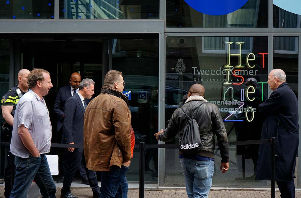 Het is niet zo staat laag. het betekent dat er een parlementaire equette plaats vindt.